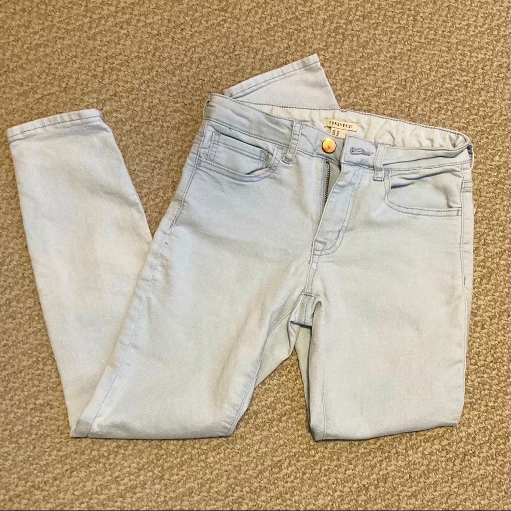 Forever 21 Light Wash Skinny Jeans Size 26